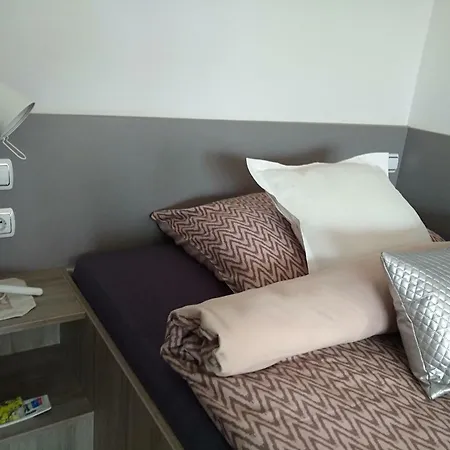 Aparthotel Business 3*